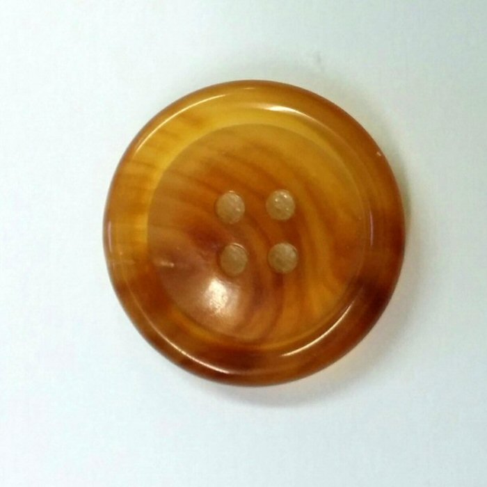 Büffelhornknopf 63: Heller Bernstein