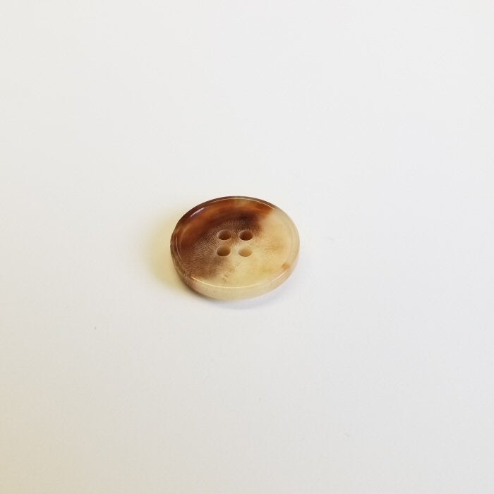 Büffelhornknopf 40: Zartes Blond – 18 mm