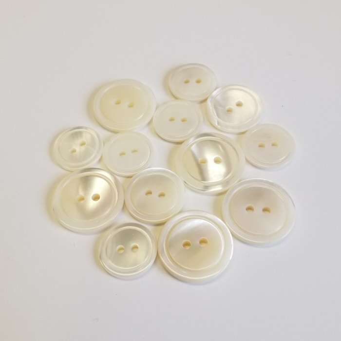 Perlmuttknopf 7 : Naturweiß – 17 mm