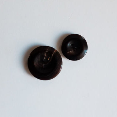 Knopf aus Büffelhorn 87 : Schwarz – 17 mm