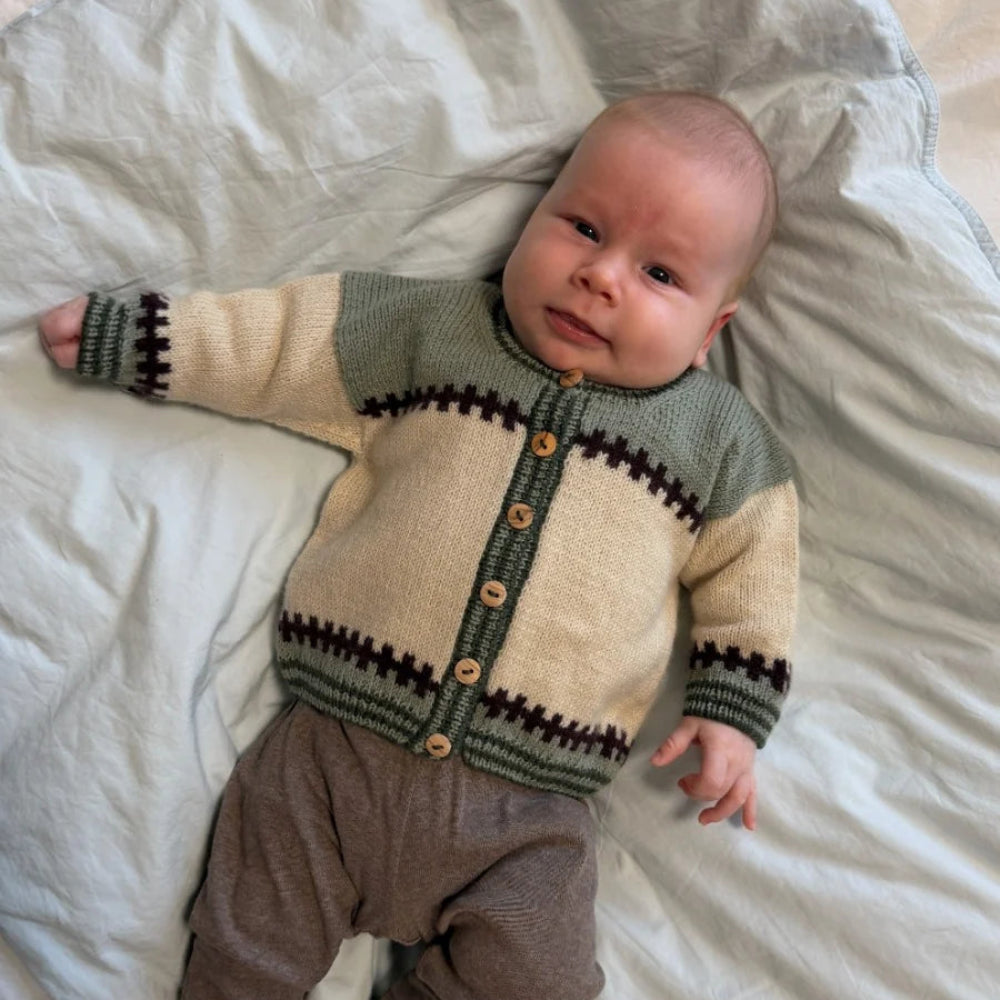 Cross Cardigan Baby PetiteKnit – Strickset
