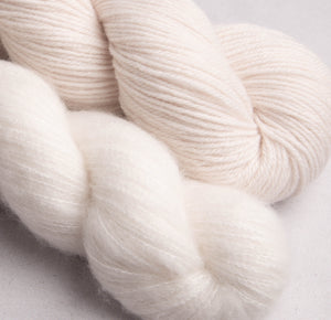 N: 107 Natur hvid / C: 102 Natur hvid