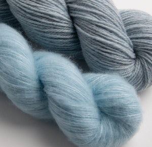 N: 715 Sart blå / C: 710 Ice blue