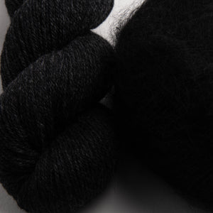 N: 185 Mørkegrå / C: 197 Sort