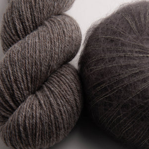 N: 275 Varmgrå / C: 870 Mørkegrå