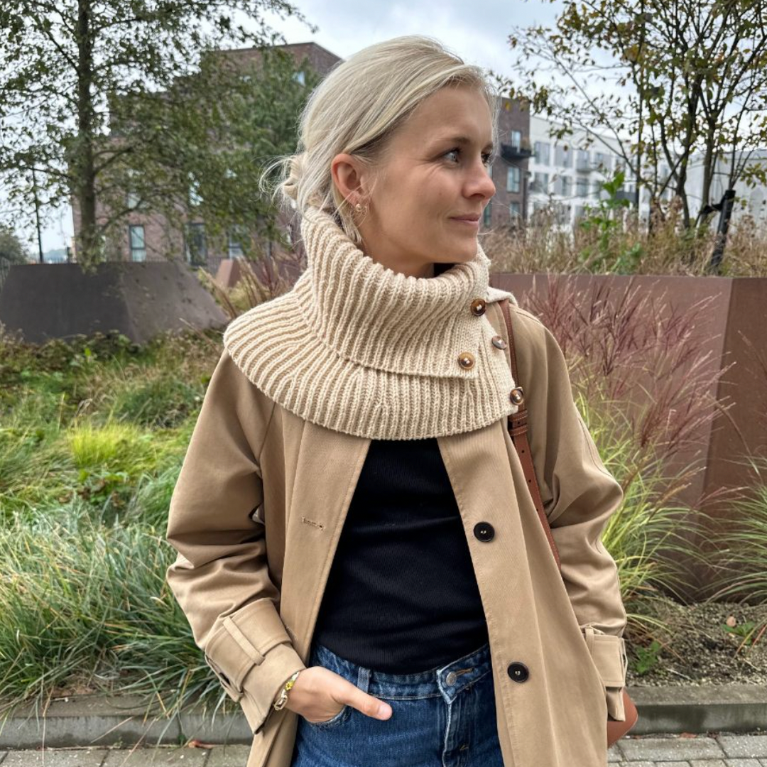 November Neck PetiteKnit – Strickset