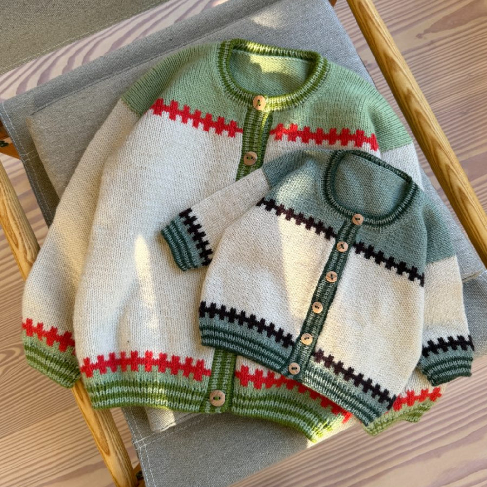 Cross Cardigan Baby PetiteKnit – Strickset