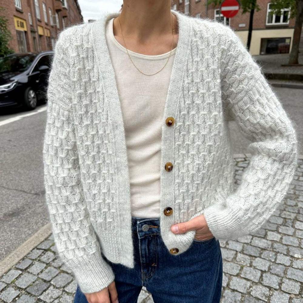 Jenny Jacket V-neck PetiteKnit – Strickpaket