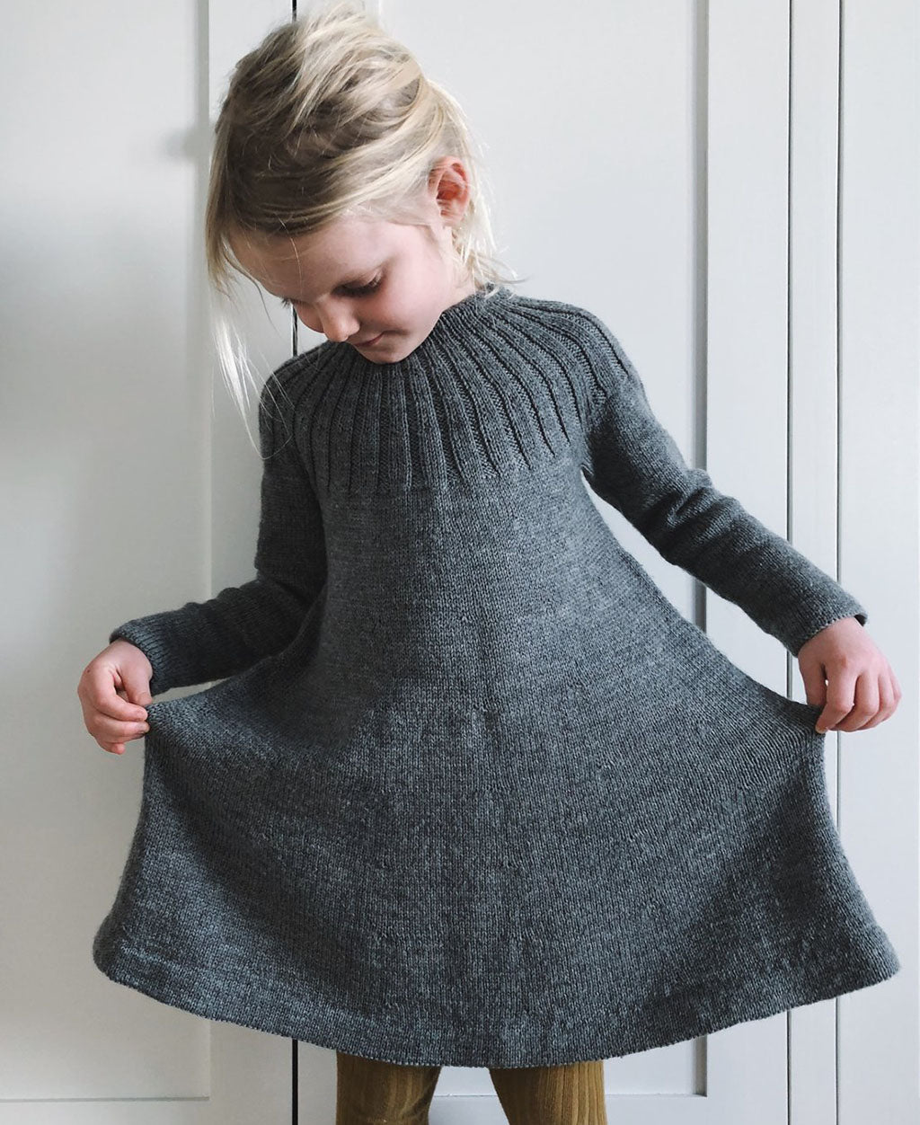 Sunday Kleid PetiteKnit - Strickpaket