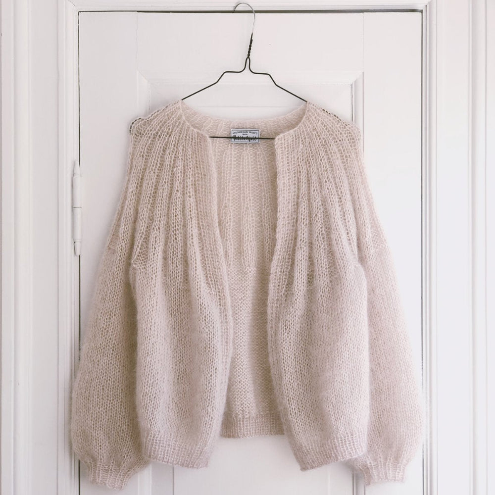 Sunday Cardigan - Mohair Edition PetiteKnit - Strickpaket Mohairseide