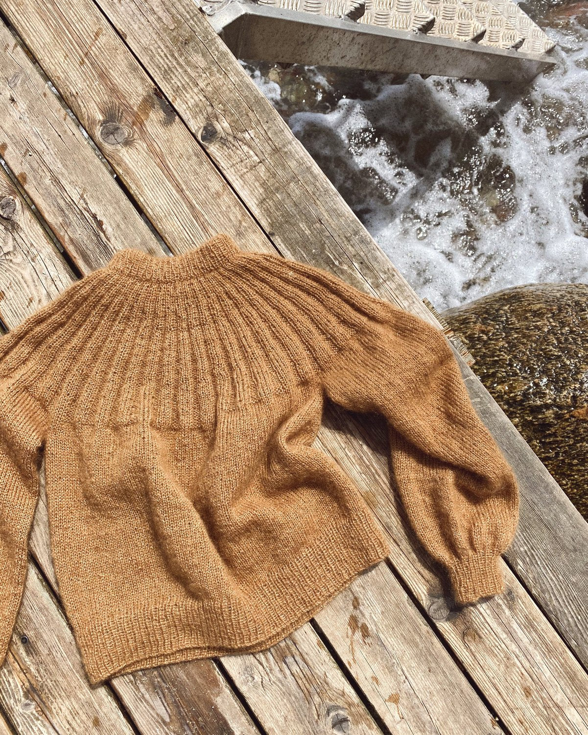Sunday Sweater - Mohair Edition PetiteKnit - Strickpaket Mohairseide