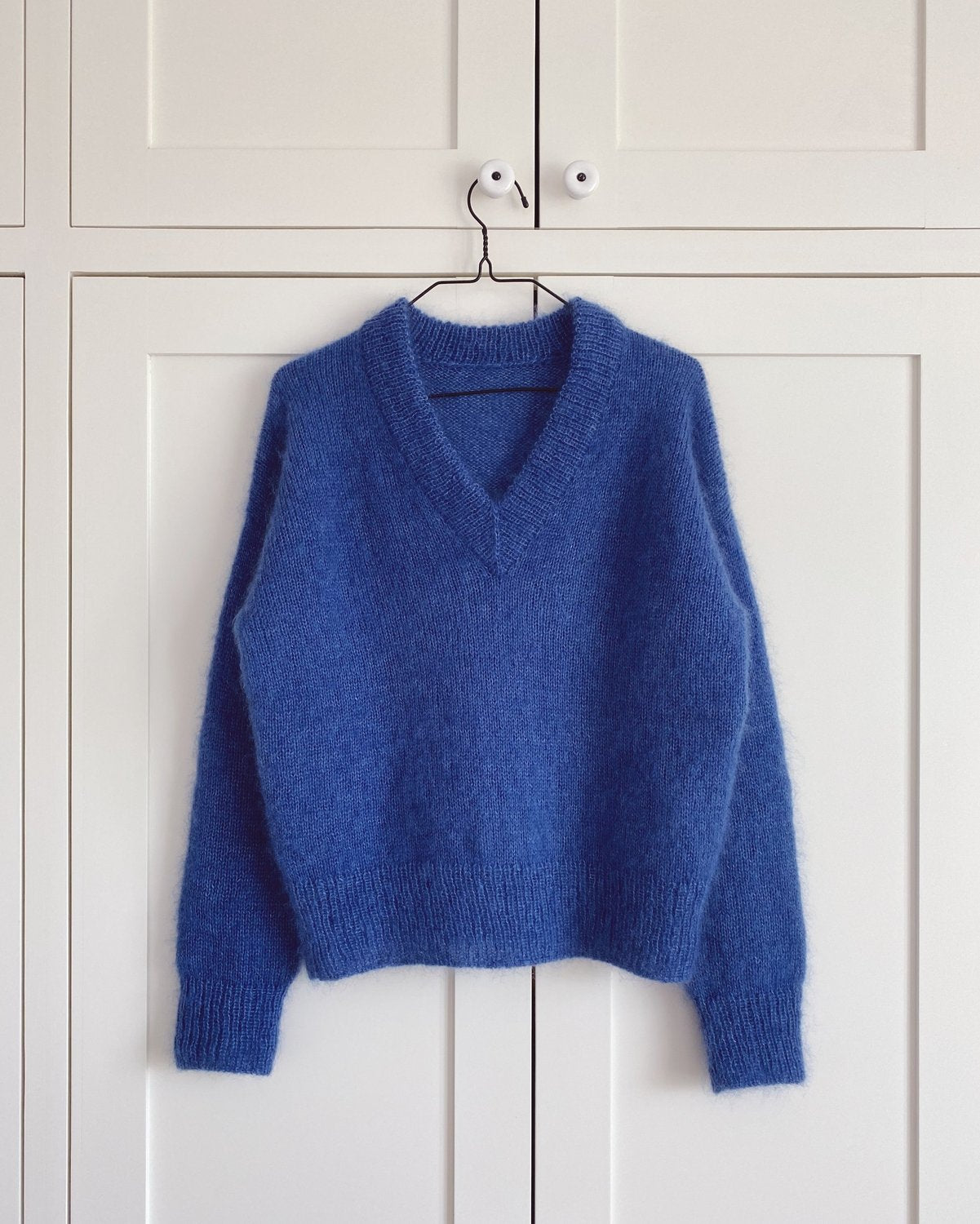 Stockholm Sweater V-Ausschnitt PetiteKnit - Strickpaket Mohairseide